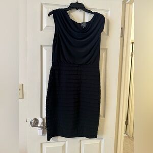Adrianna Papell Black Pleated Midi Dress sz M